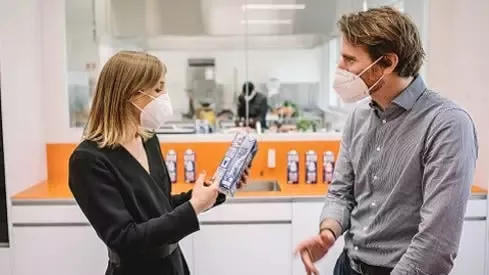 大力开发低碳产品