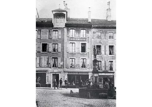 韦威的中央药房