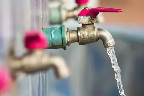 Image link text with black bar